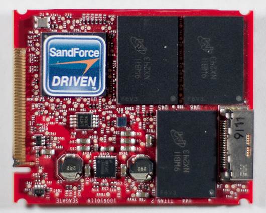 https://upload.wikimedia.org/wikipedia/commons/thumb/5/52/Custom_Connector_SATA_SSD_Module.jpg/1024px-Custom_Connector_SATA_SSD_Module.jpg